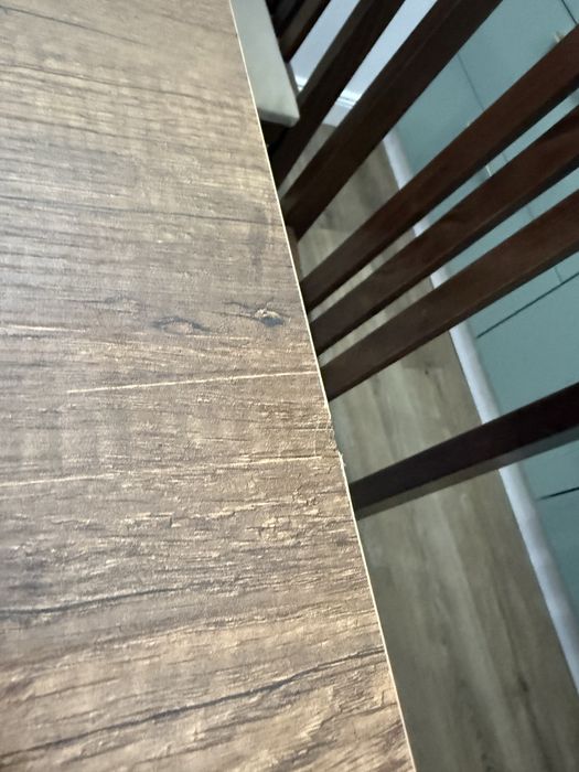 Vand masa extensibila cu 4 scaune moderne lemn masiv