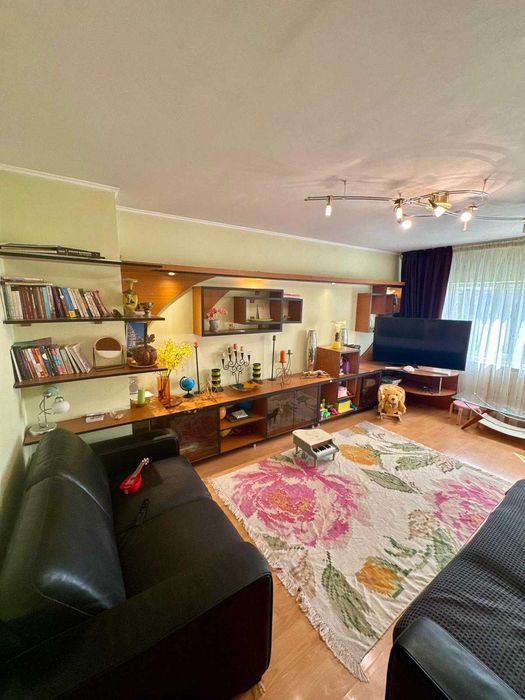 Far - 3 Camere - decomandat - mobilat si utilat