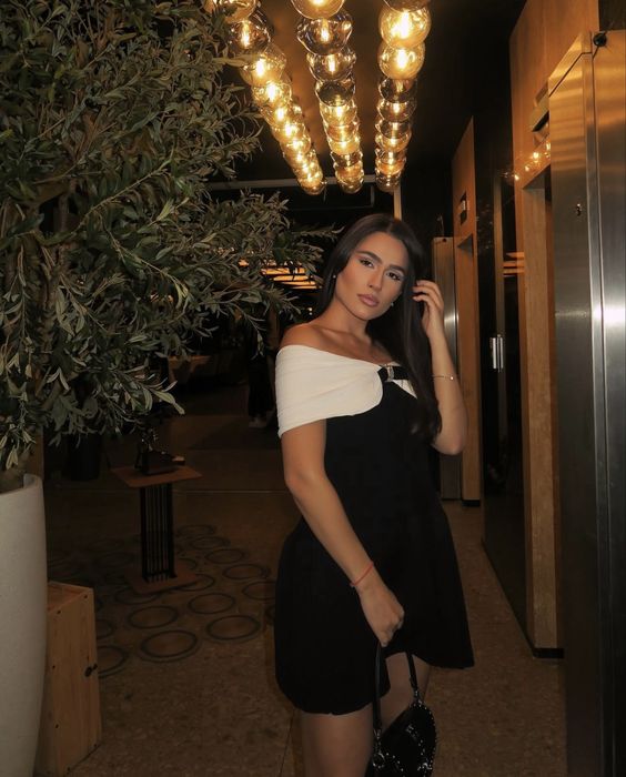 Коктейлна рокля Ava Black Bow Mini