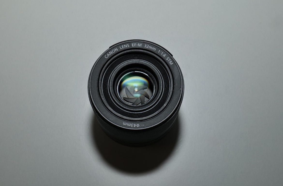 Продам объектив EF-M 32mm f1.4