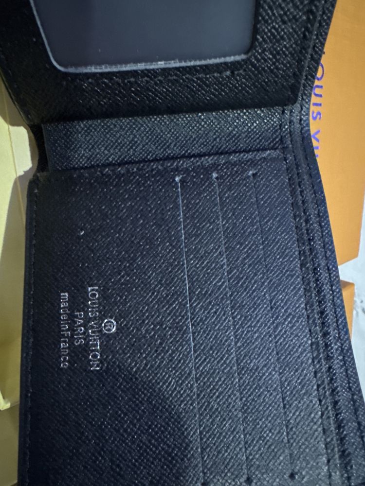 Портфейли louis vuitton