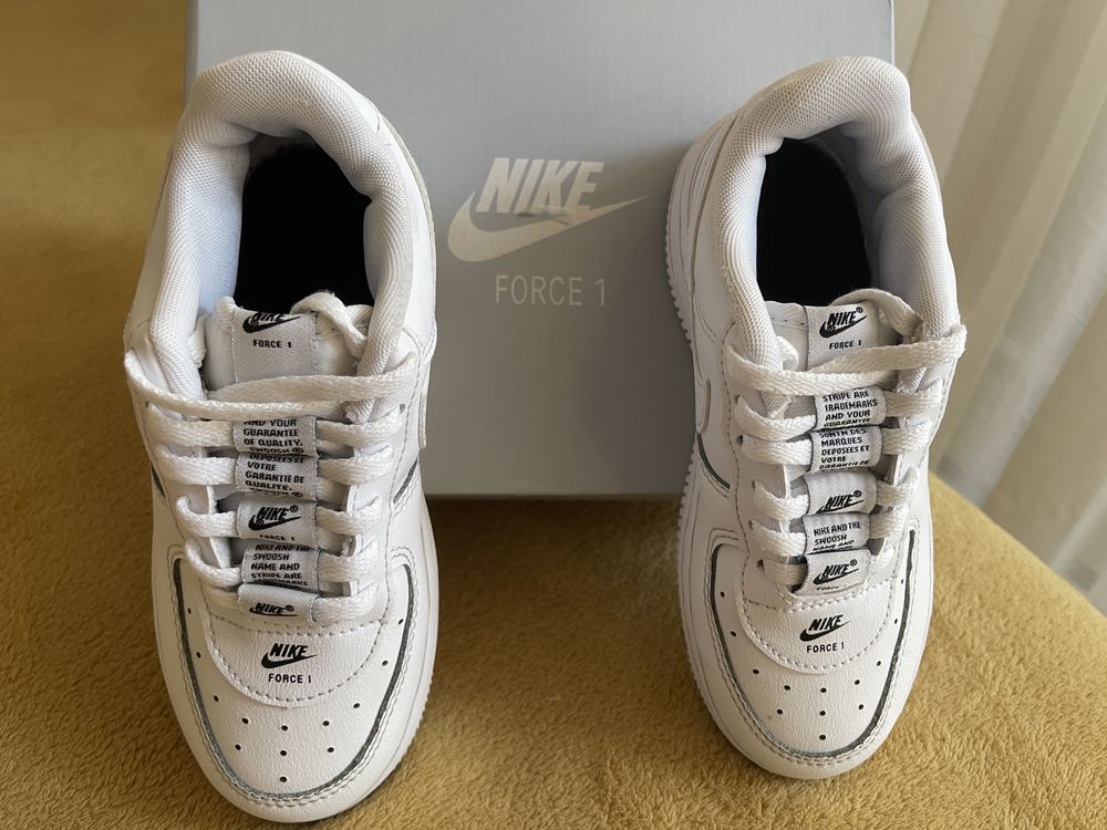 Vand Nike Air Force 1, marimea 29.5