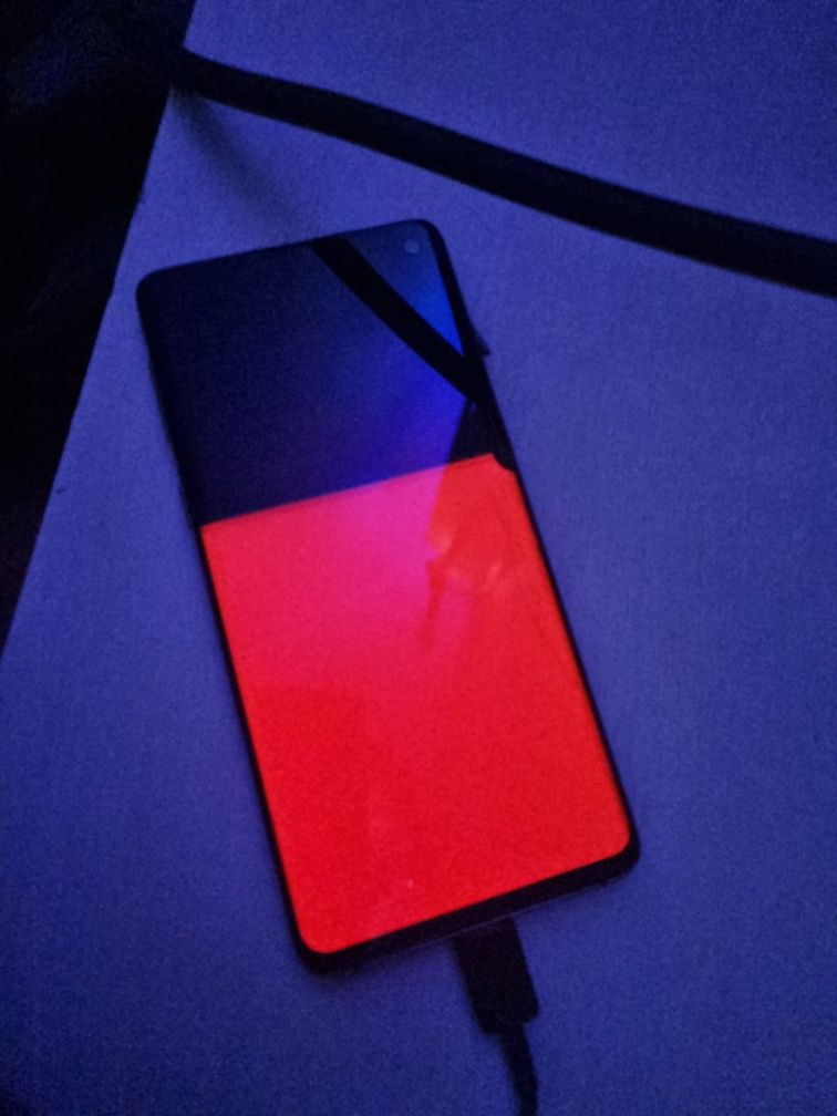Vand/schimb Samsung S10 ecran nefunctional