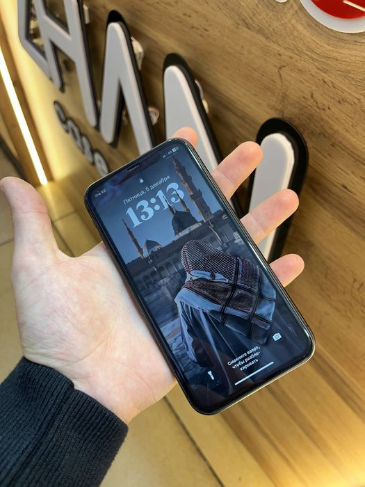 Айфон 11  состояние идеальное