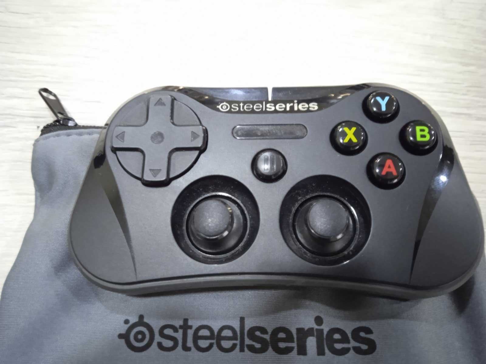 Безжичен контролер за игри на SteelSeries Stratus (черен)