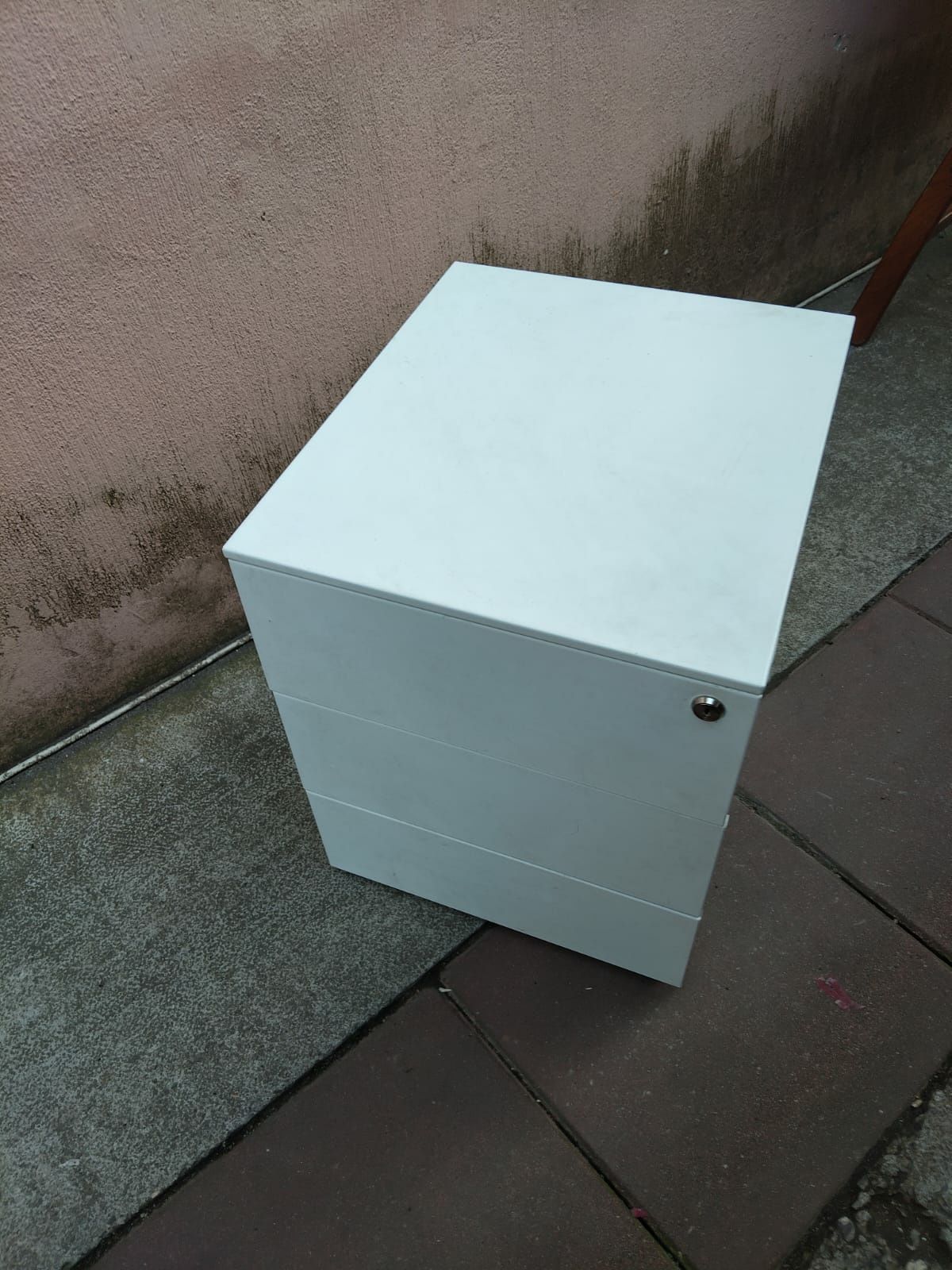 Dulap metalic cu roti și chei 50x45x39 cm