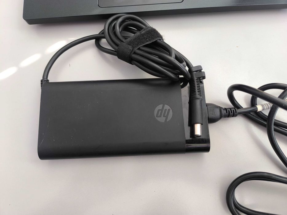 Зарядно за лаптоп или докинг станция  HP 230W