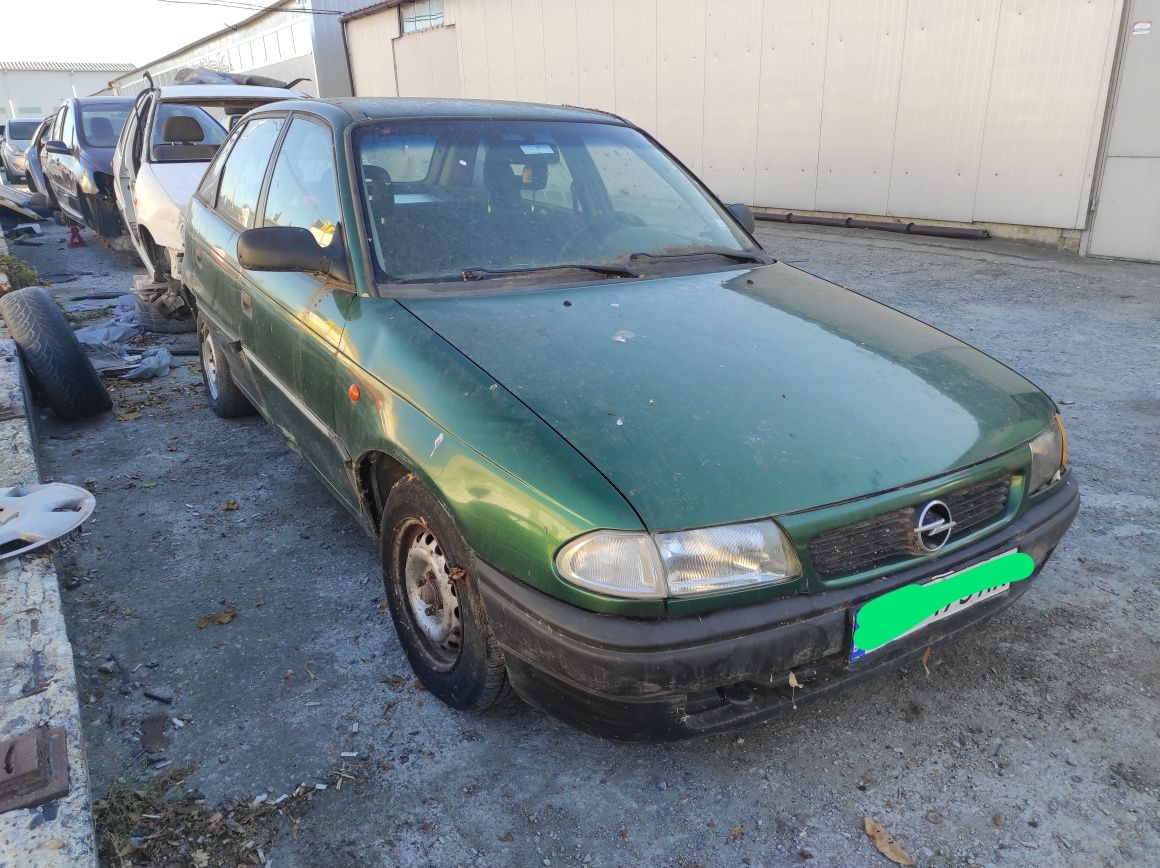 Продавам на части OPEL ASTRA 1.4 16V 95 г