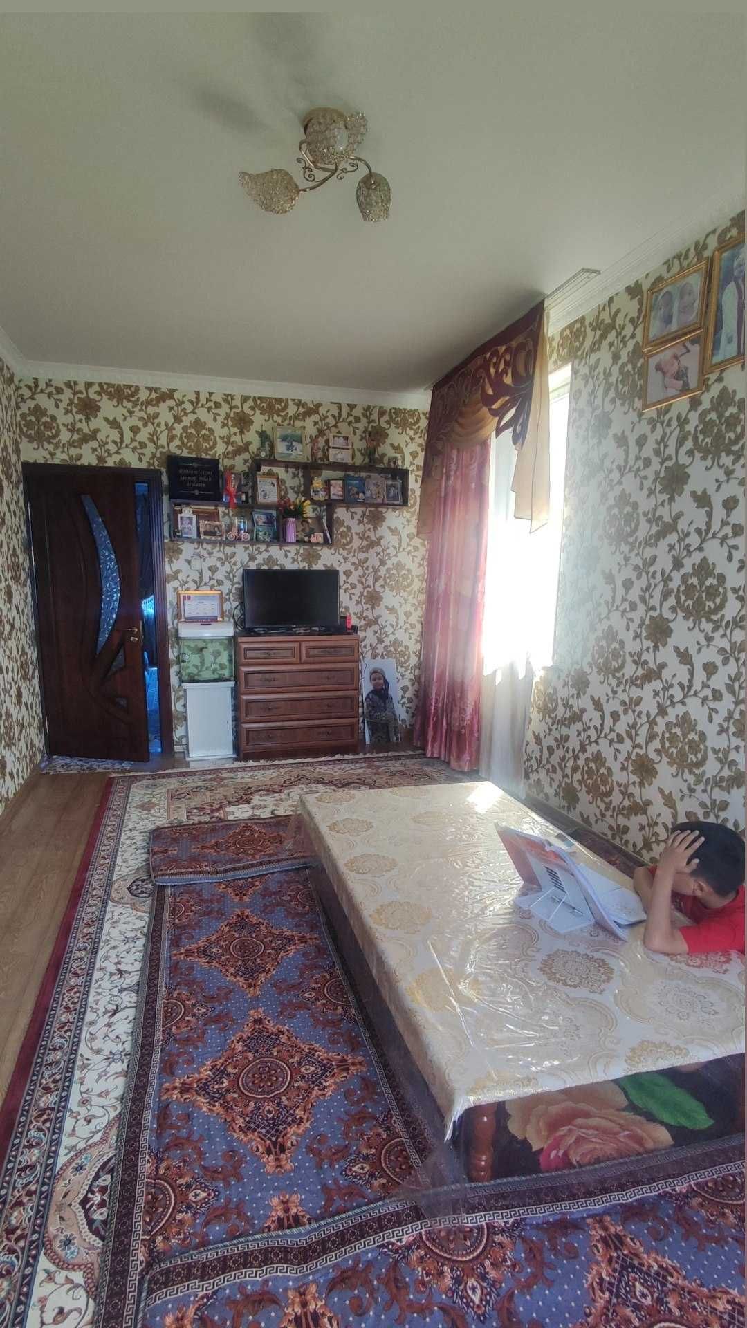 продается квартира 4/5/5 ул. Энергетиков с лоджией