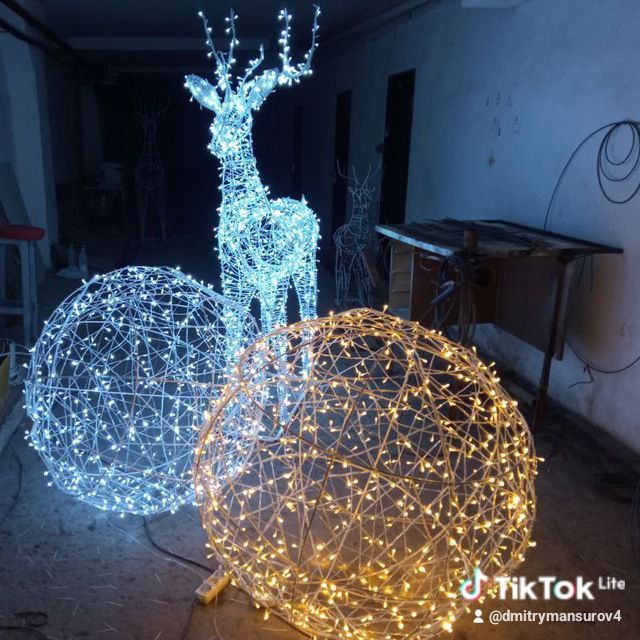 Новогоднее оформление фасадов зданий домов офисов магазинов,