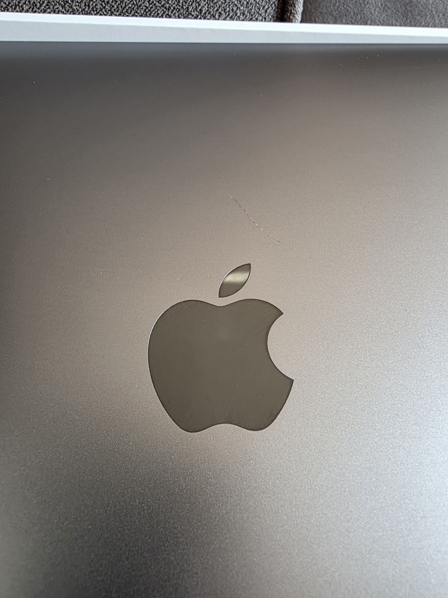 Macbook Air M1 256GB 8RAM 97% Батерия  Като НОВ Закупен края на 2023