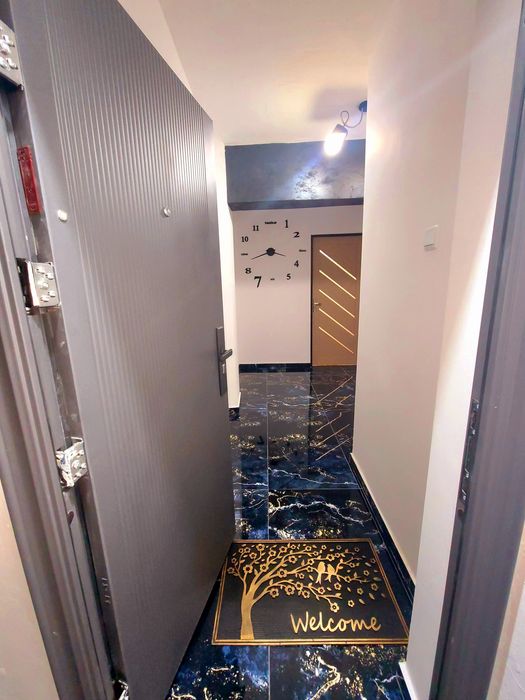 Apartament 3 camere etaj intermediar