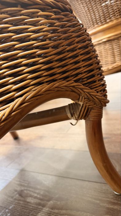 Стол и 6 стульев из ротанга