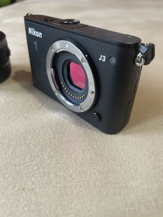 Aparat foto Nikon defect 1 -J3 cu obiectiv 1 NIKKOR 10-30