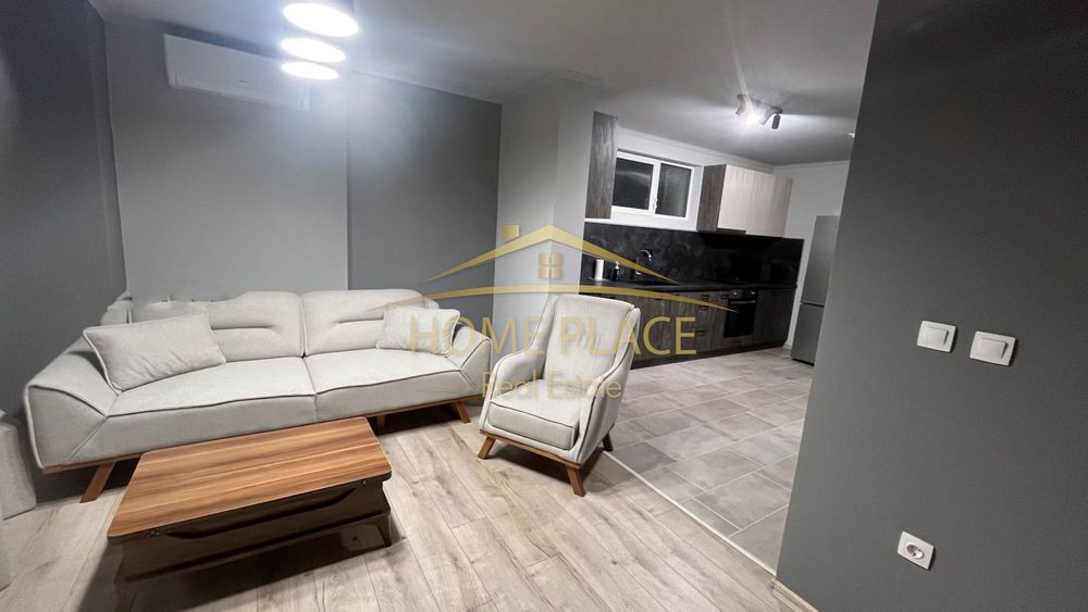 ПАРКОМЯСТО ! Етаж от къща под наем - Виница