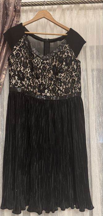 Rochie scurtă pentru ocazii