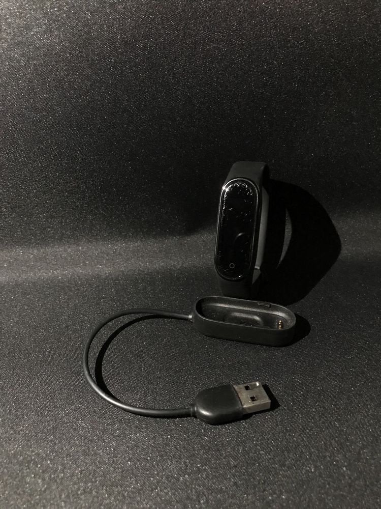Часы MI Band 4