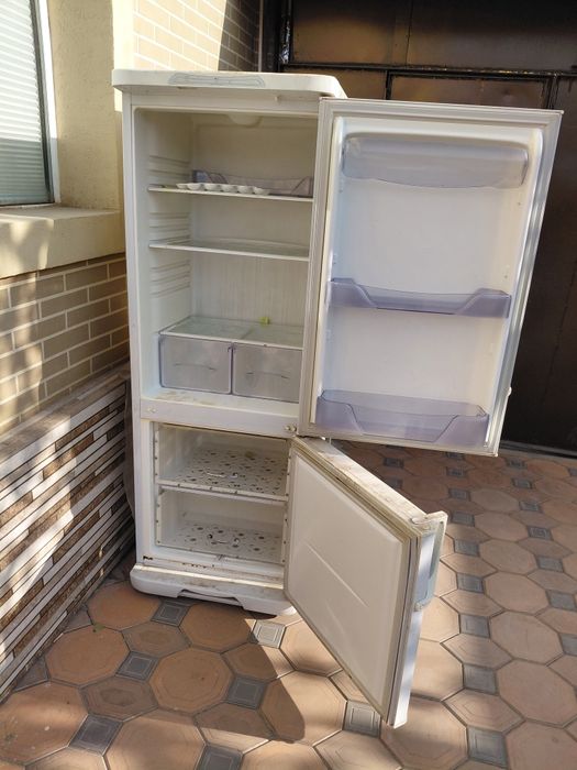 Холодильник Бирюса