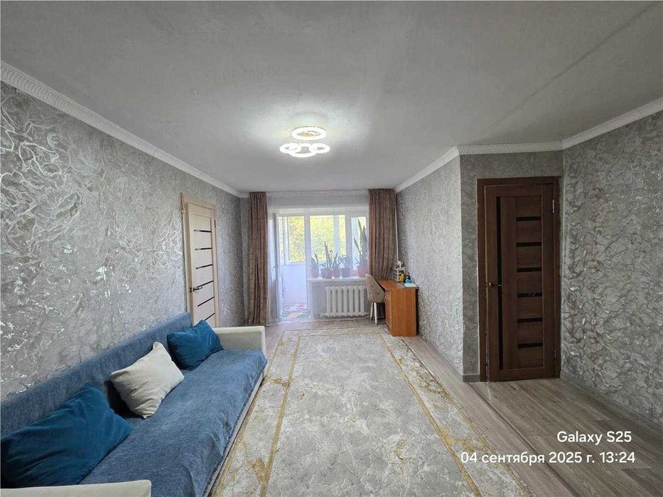 Продаётся 2-комнатная квартира на 4 по пр.Республики!