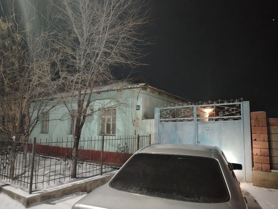 Үй сатылады! Үлкен 4 бөлмелі су, свет, газ кірген.