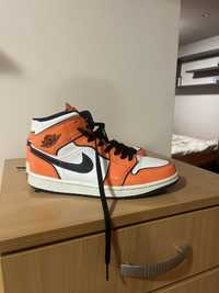 Air Jordan 1 Mid SE Orange