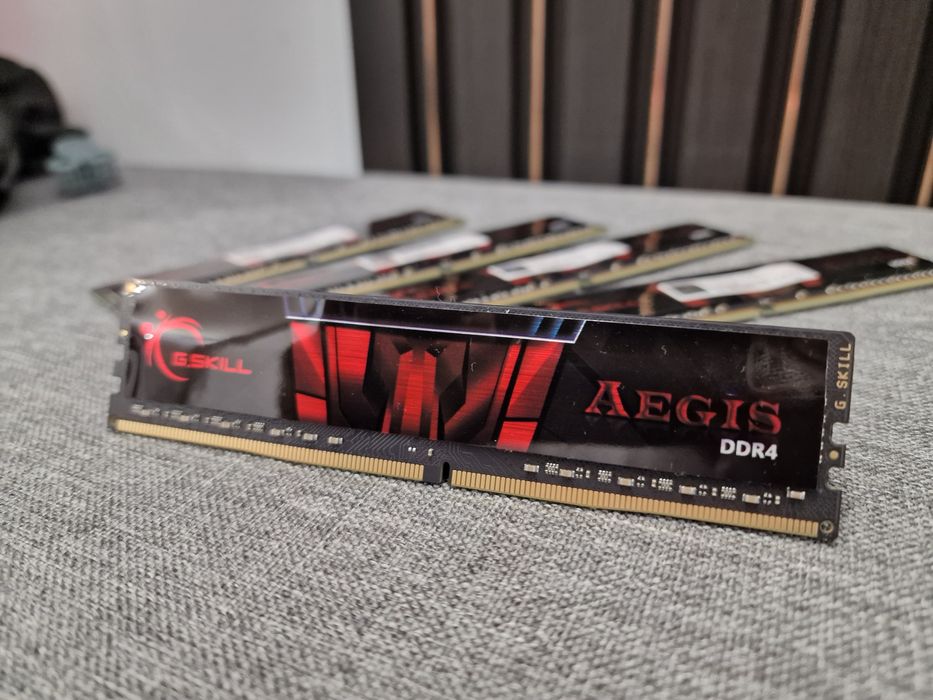 Memorii RAM G. Skill de16gb la 3200 MHz, CL 16