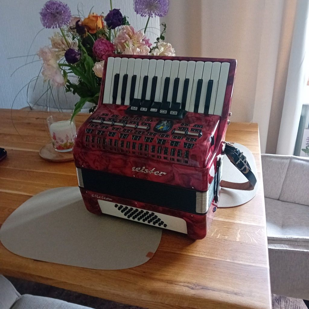 Acordeon Weltmaister Meteor 40 Bași,5 Registre Impecabil ca Nou,