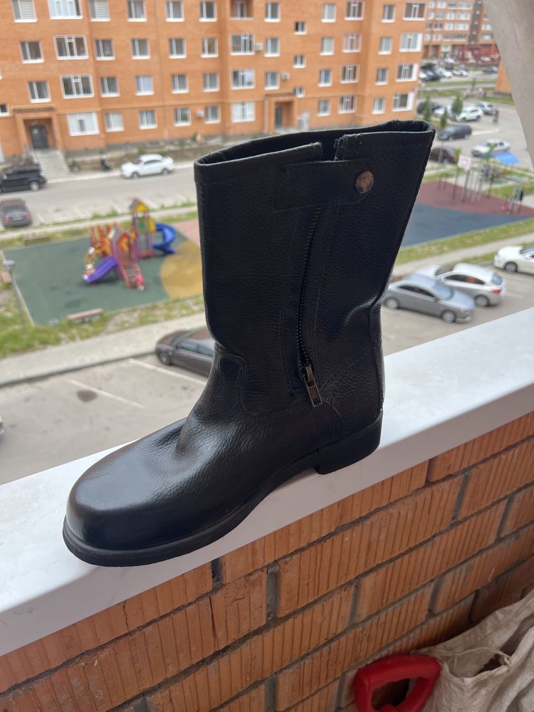 Полу сапоги кирзовые.