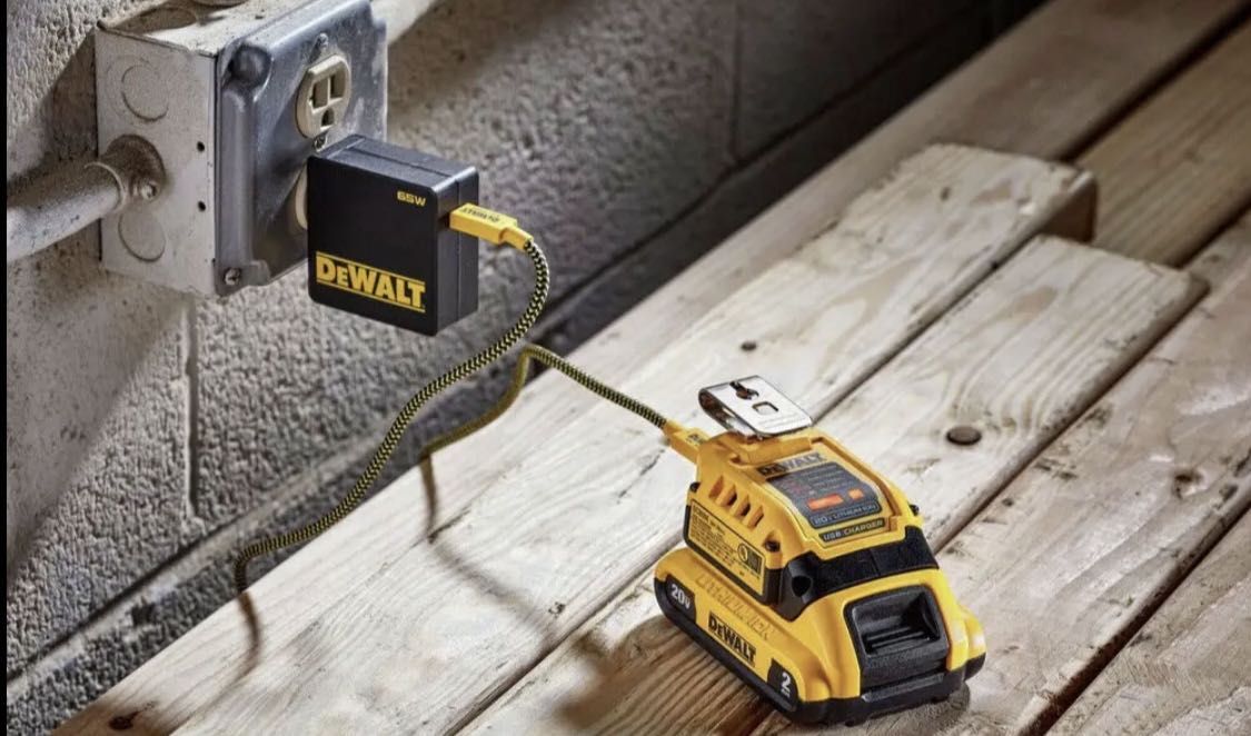 Зарядное устройство-адаптер для зарядки устройств DeWALT   DCB094K