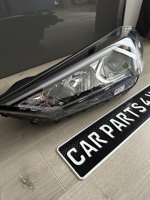 Фар ляв Hyundai Tucson Хюндай Тусон Туксон Перфектен