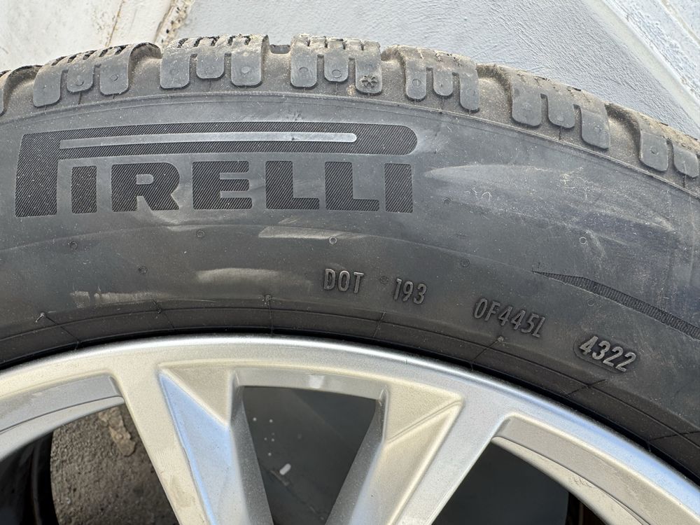 Оригинални джанти за БМВ с гуми Pirelli 245/50/19 BMW