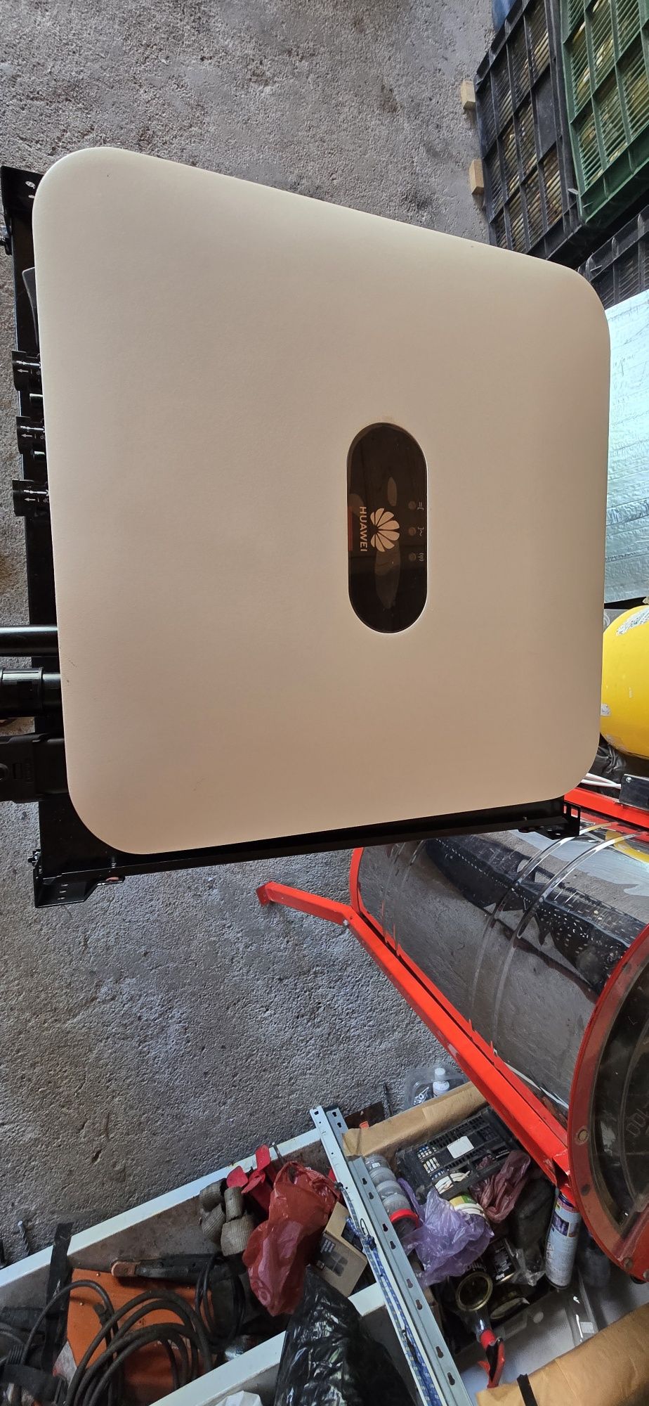 Vând invertor Huawei 5 KW monofazat