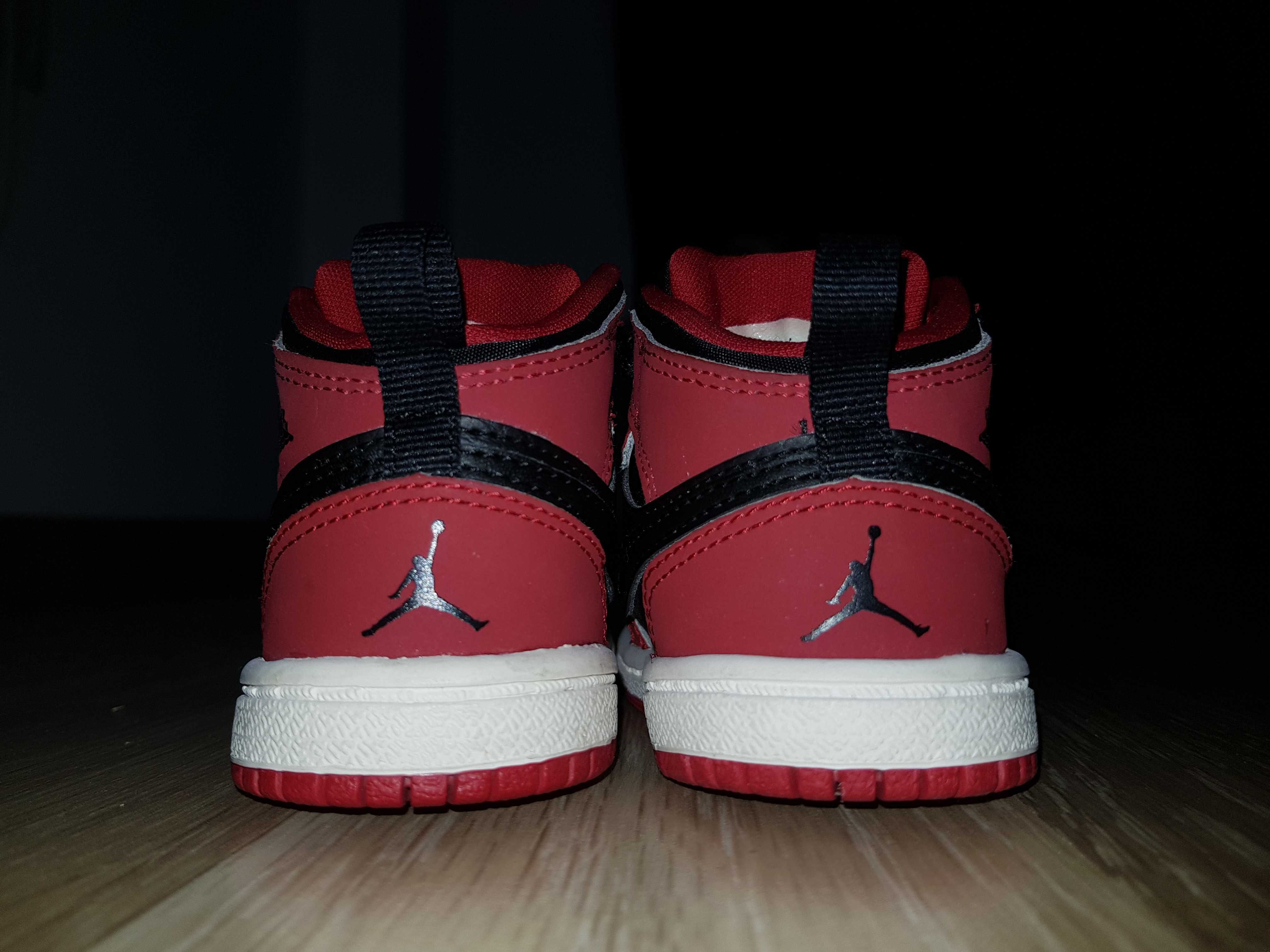 Adidasi Nike Air Jordan Retro marimea 21  zoom