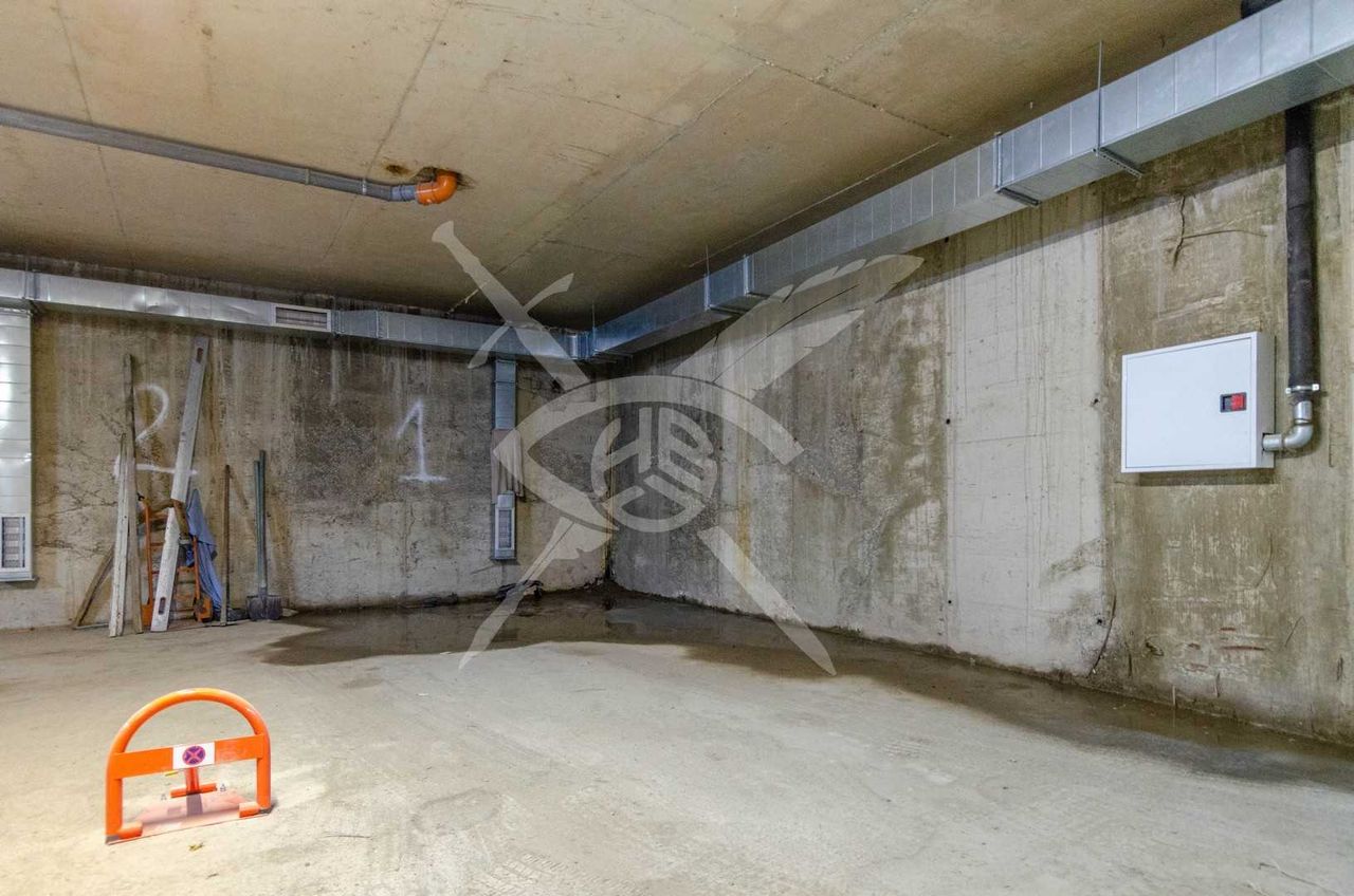 Продава се Двустаен апартамент в София, Надежда 2 - 79 кв.м за 2406 €/кв.м - Снимка #17