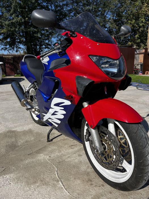 Vând Honda CBR600 F4