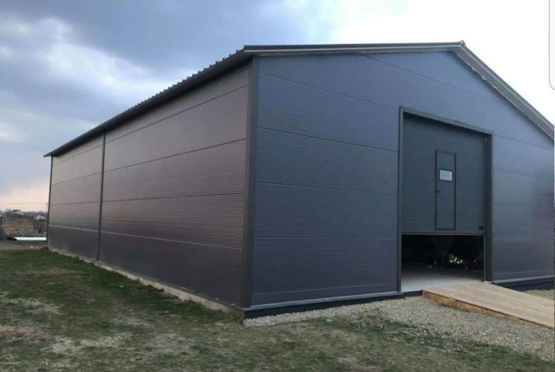 Vand hala metalica 20X50 m cu panouri sandwich sau structura metalica