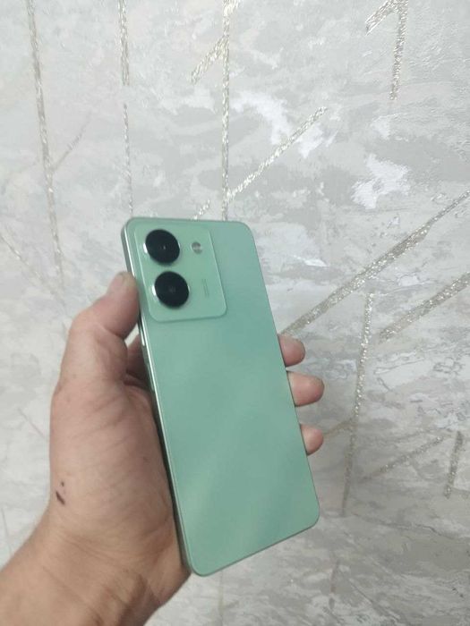 VIVO Y27S 8/128gb idyal kornishda ishlashi yaxshi