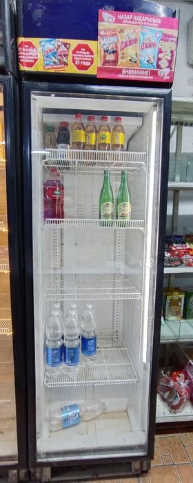 Холодильник витринный