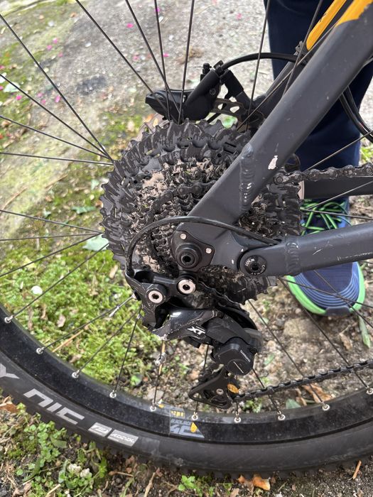 Bicicleta full suspension Electrica