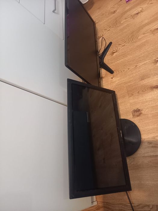 Vand doua monitoare functionale