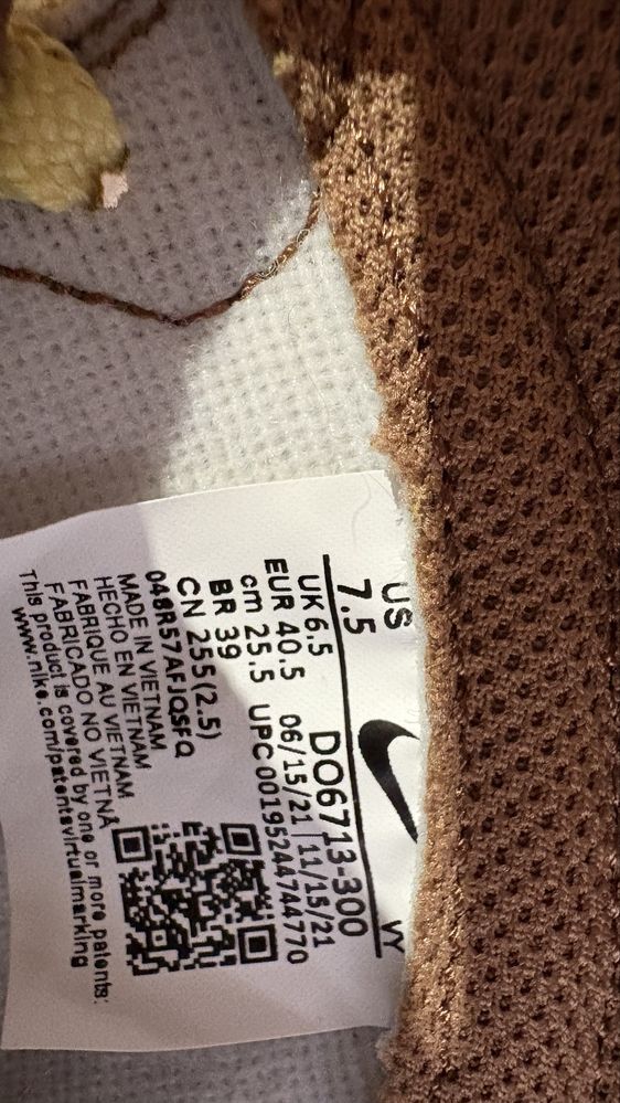 Маратонки Nike р-р 40.5 и 43 нови в кутия