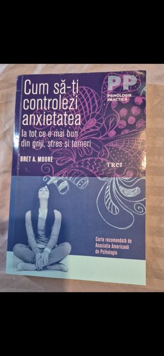 Vand diverse carti toate la 40 lei