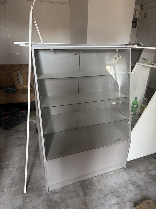 Продам витрины 2штуки есть, по 10тысч тенге