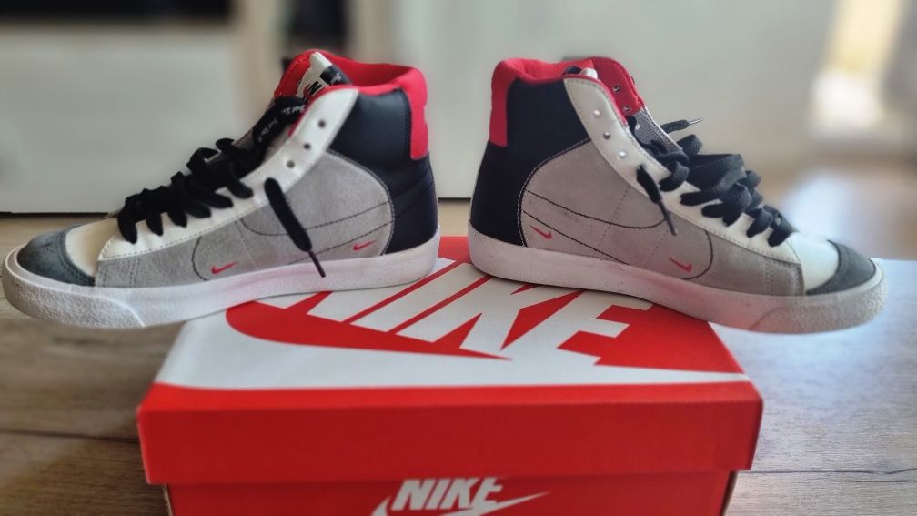 Детски обувк NIKE Blazer  77 SE D GG WHITE/RED/GREY/BLACK
