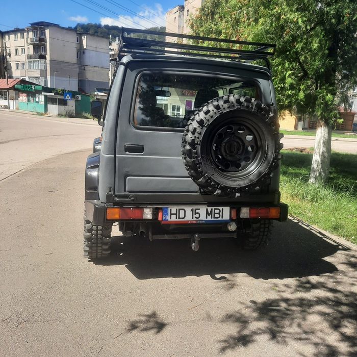 Vând Suzuki Samurai