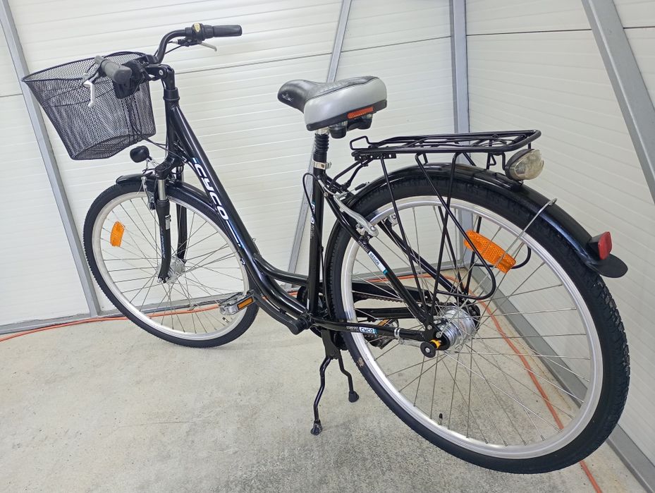 Vând bicicletă damă CYCO,cu 7 vit Nexus,frână picior,negru
