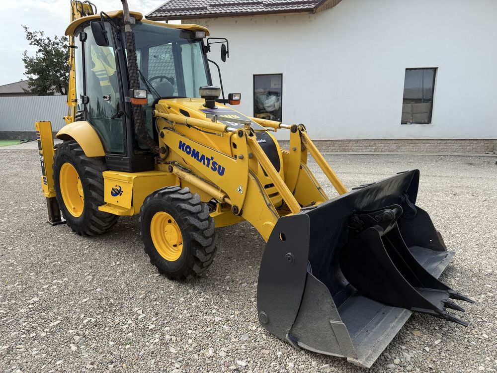 Buldoexcavator KOMATSU WB-93 R5,stare foarte buna.IMPORT