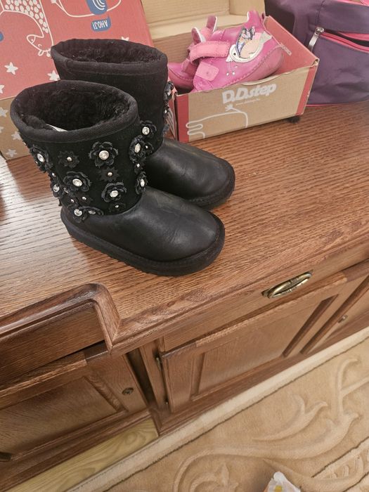 Cizme iarna fete fetite UGG originale piele naturala  imblanite 26