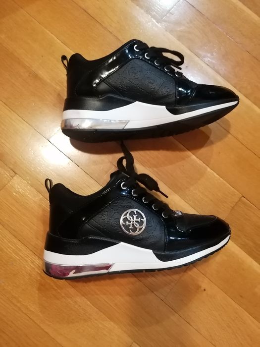 Дамски обувки/кецове GUESS. 100% ОРИГИНАЛНИ