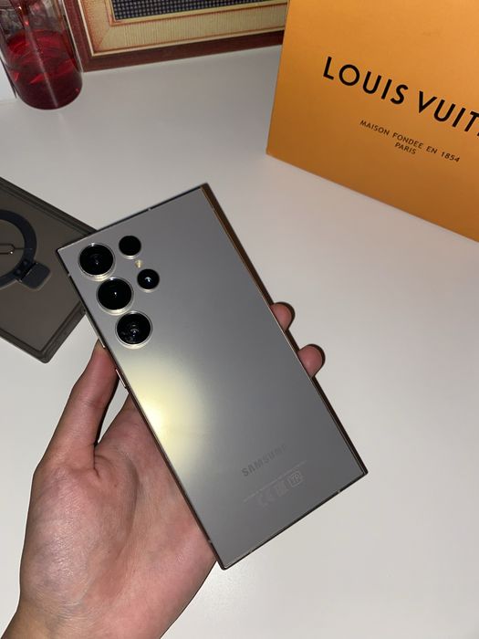 Новый Samsung Galaxy S24 Ultra 12/512GB Titanium Gray